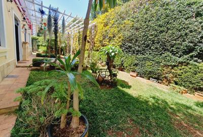5 Bed Townhouse with En Suite in Lavington