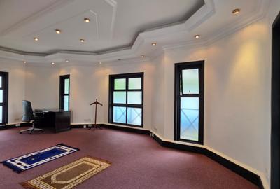 297 ft² Commercial Property with Service Charge Included in Kilimani - 2