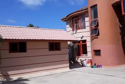 4 Bed House with En Suite in Nyali Area