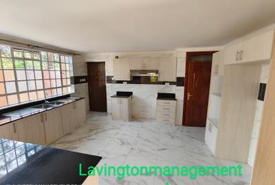 5 Bed Townhouse with En Suite at Lavington Green