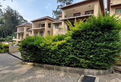 5 Bed Townhouse with En Suite in Lavington