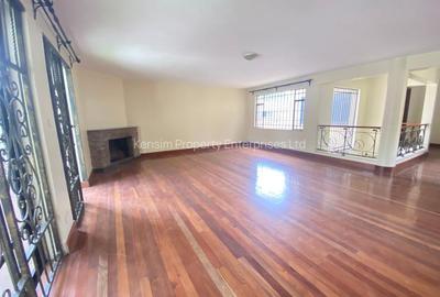 5 Bed Townhouse with En Suite at Lavington - 3