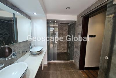 5 Bed House with En Suite in Loresho