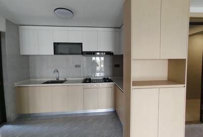 3 Bed Apartment with En Suite in Riverside - 3