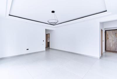 3 Bed Apartment with En Suite in Brookside