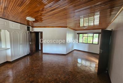 5 Bed House with En Suite in Gigiri