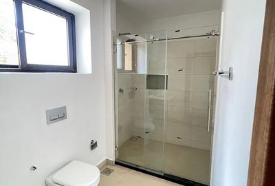 5 Bed Townhouse with En Suite at Lavington Green - 4