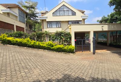 5 Bed Townhouse with En Suite in Lavington - 2