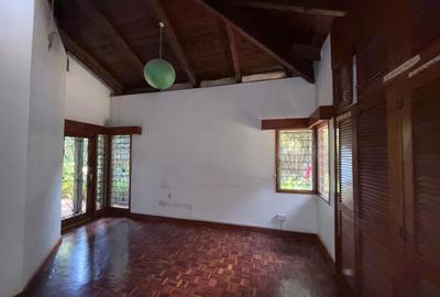 4 Bed House with En Suite at Lowerkabete Road - 3