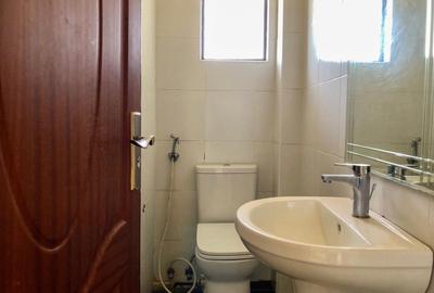 3 Bed Apartment with En Suite in Kilimani - 2