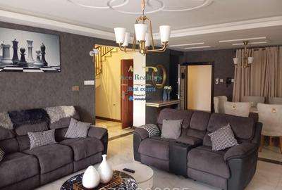 4 Bed Apartment with En Suite at Valley Arcade Duplex - 2