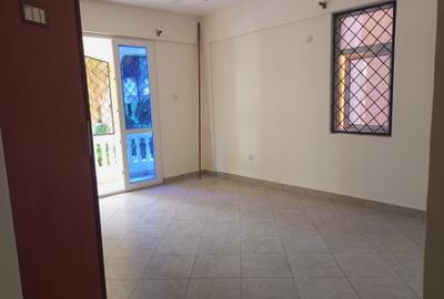 Serviced 3 Bed Apartment with En Suite at Beach Road