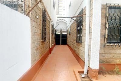 5 Bed Townhouse with En Suite at Brookside Drive