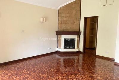 6 Bed Townhouse with En Suite at Lavington - 2