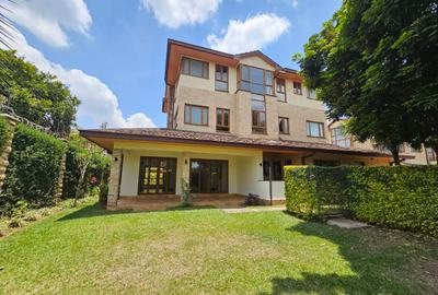 5 Bed House with En Suite in Lavington