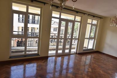 5 Bed Villa with En Suite in Lavington