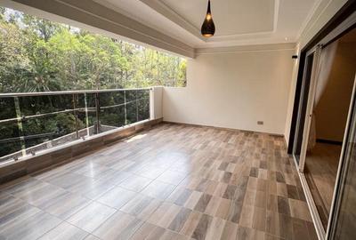 3 Bed Apartment with En Suite in Riverside