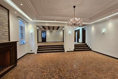 5 Bed House with En Suite in Runda - 4