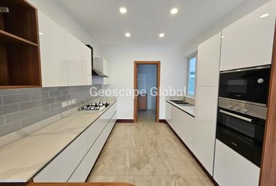 3 Bed Apartment with En Suite in Parklands - 4