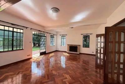 5 Bed Townhouse with En Suite in Lavington - 3