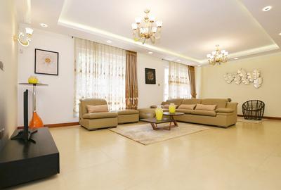 2 Bed Apartment with En Suite at Rhapta Road