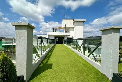 2 Bed Apartment with En Suite at Terrace Close - 4