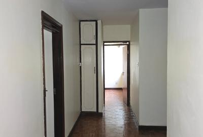 4 Bed Townhouse with En Suite in Spring Valley - 3