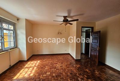 5 Bed House with En Suite in Runda - 4