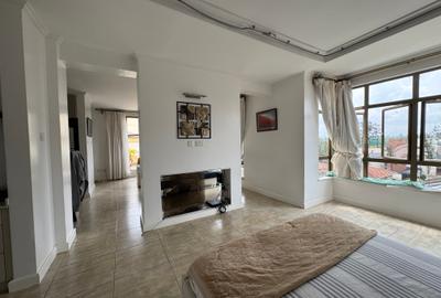 Serviced 1 Bed Apartment with En Suite in Lavington