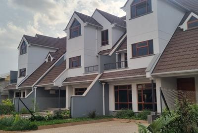 5 Bed Townhouse with En Suite at Eastern Bypass