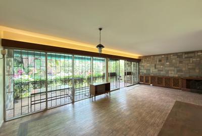 4 Bed House with En Suite at Lavington - 3