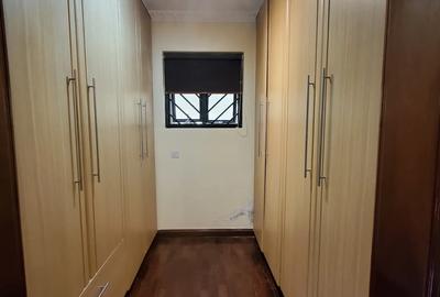3 Bed Apartment with En Suite in Kileleshwa