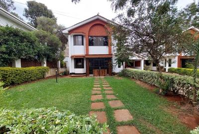 5 Bed Townhouse with En Suite in Kilimani - 2