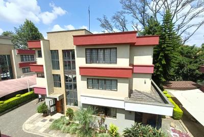 5 Bed House with En Suite in Lavington