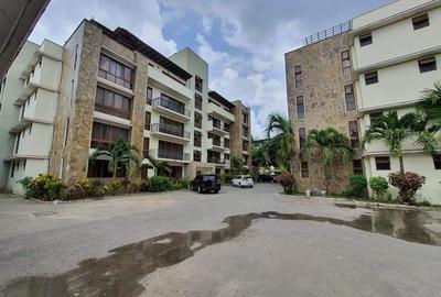 3 Bed Apartment with En Suite at Links Road