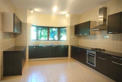 5 Bed Townhouse with Swimming Pool at Few Minutes Drive To Gigiri