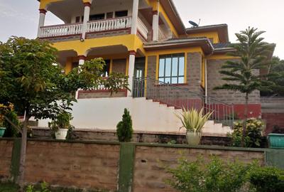 5 Bed House with En Suite at Riat Hills