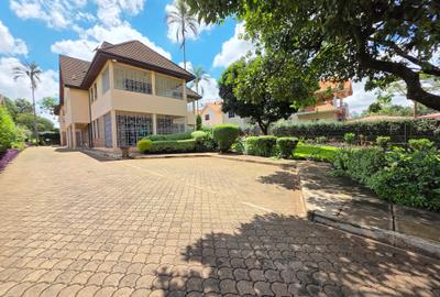 5 Bed House with En Suite at Old Runda.