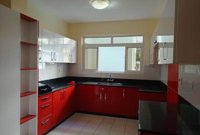 3 Bed Apartment with En Suite in Brookside