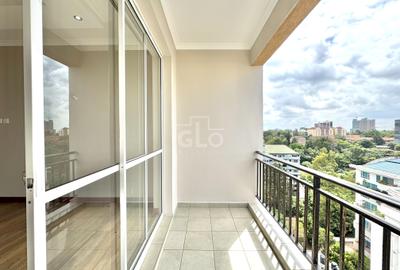 3 Bed Apartment with En Suite in Riverside