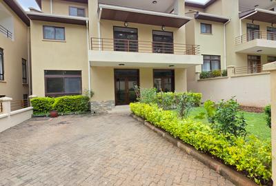 5 Bed Townhouse with En Suite at Lavington Green
