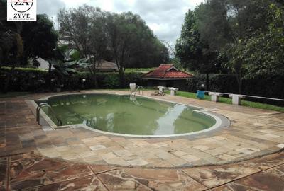 6 Bed House with En Suite at Old Runda