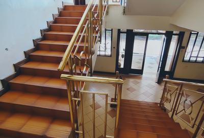 1,750 ft² Office with Service Charge Included in Lavington - 4
