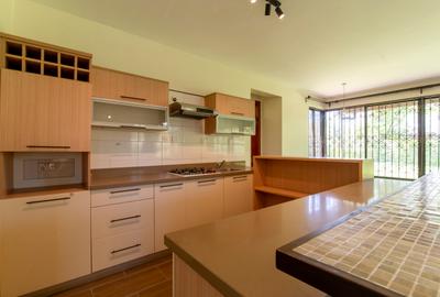 4 Bed House at Ridgeways Lane - 4