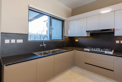 4 Bed House with En Suite in Langata - 3