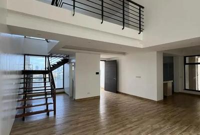 3 Bed Apartment with En Suite in Riverside - 4