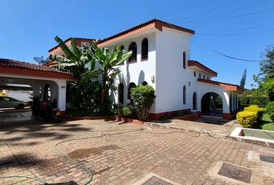 6 Bed Townhouse with En Suite in Runda