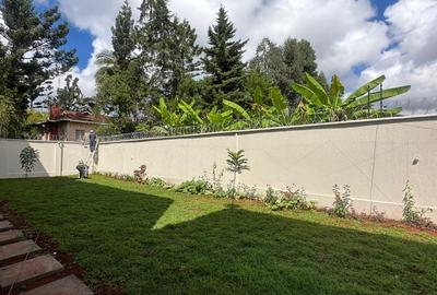 6 Bed Townhouse with En Suite in Lavington - 2