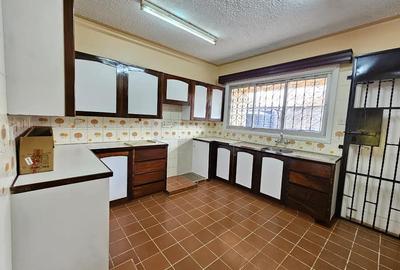 3 Bed Townhouse with En Suite at Rhapta Road