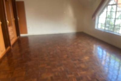 5 Bed House with En Suite in Westlands Area - 4